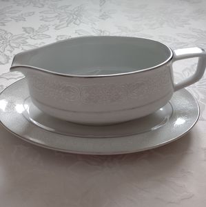 2 items sauce boat + underplate Japan White Lace Brentwood Fine China